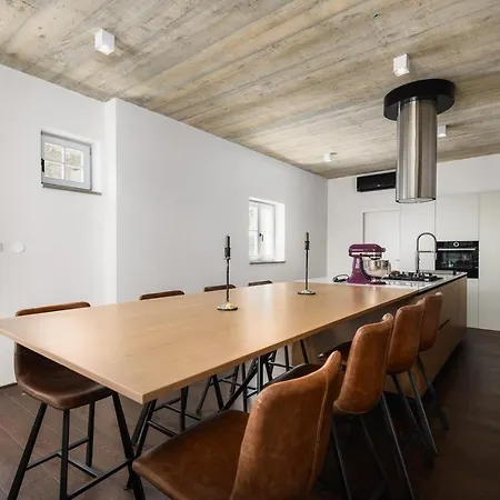 Dom wakacyjny Volare Cantare With 2 Bedroom A Heated Pool And Panoramic View Near Buje, Istra