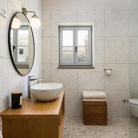 Dom wakacyjny Volare Cantare With 2 Bedroom A Heated Pool And Panoramic View Near Buje, Istra