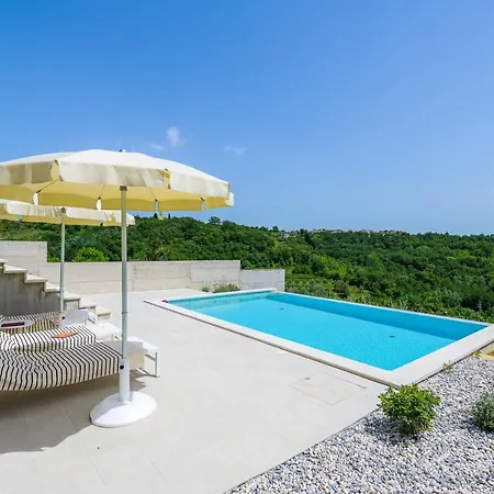 Dom wakacyjny Volare Cantare With 2 Bedroom A Heated Pool And Panoramic View Near Buje, Istra *
