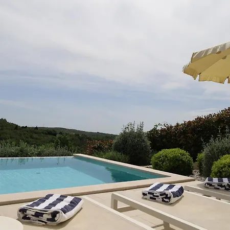 Dom wakacyjny Volare Cantare With 2 Bedroom A Heated Pool And Panoramic View Near Buje, Istra Momjan