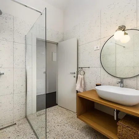 Сasa de vacaciones Volare Cantare With 2 Bedroom A Heated Pool And Panoramic View Near Buje, Istra Momjan