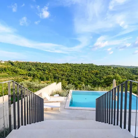 Volare Cantare With 2 Bedroom A Heated Pool And Panoramic View Near Buje, Istra Momjan